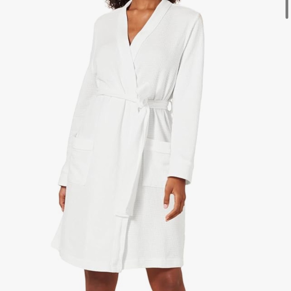 Amazon Essentials Waffle Print Robe Size Medium - Picture 1 of 4